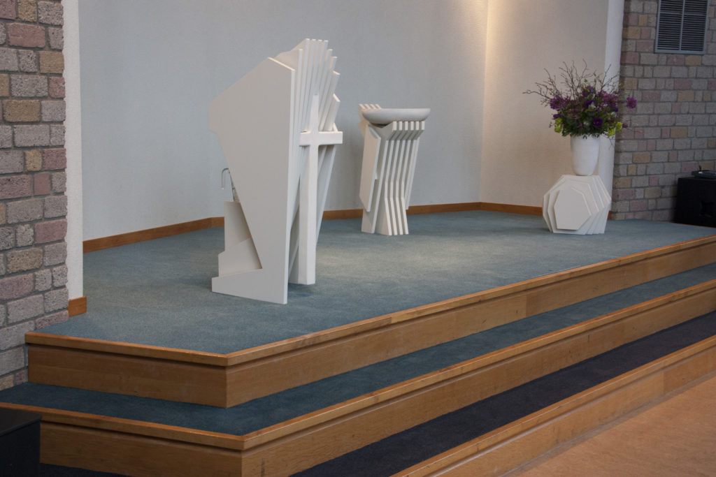 modern liturgisch meubilair